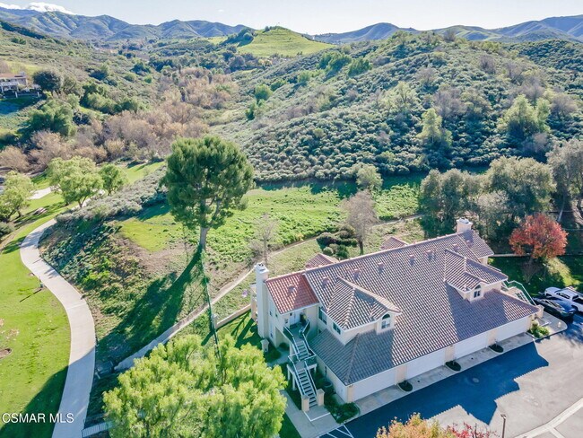 Building Photo - 264 Ridgeton Ln