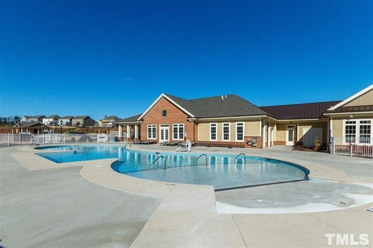 Building Photo - Room in Townhome on Fitchie Pl