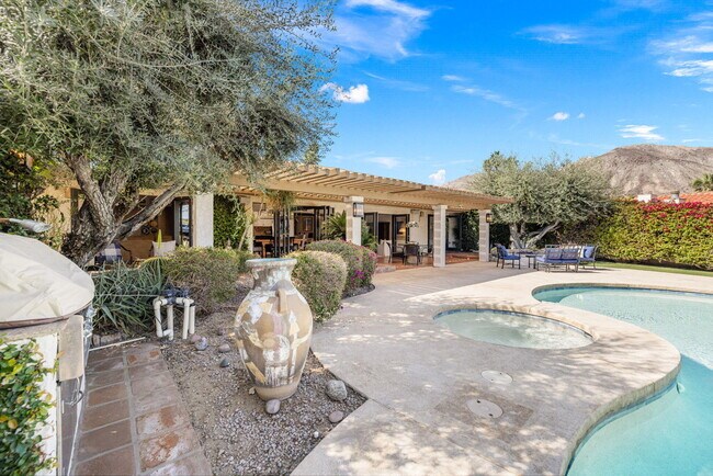 Building Photo - 46310 Shadow Mountain Dr