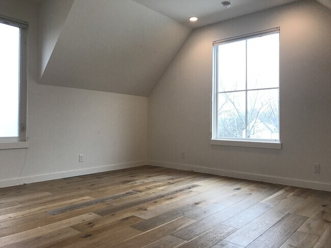 Building Photo - 2212 Iva Ln