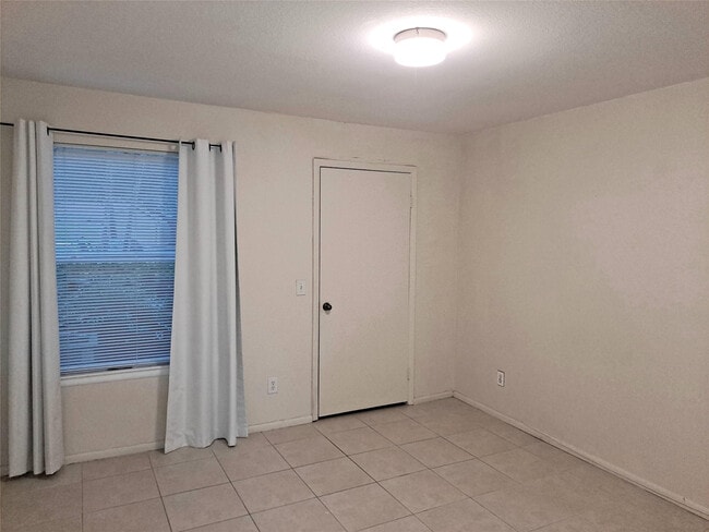 Building Photo - 1845 Palm Cove Blvd