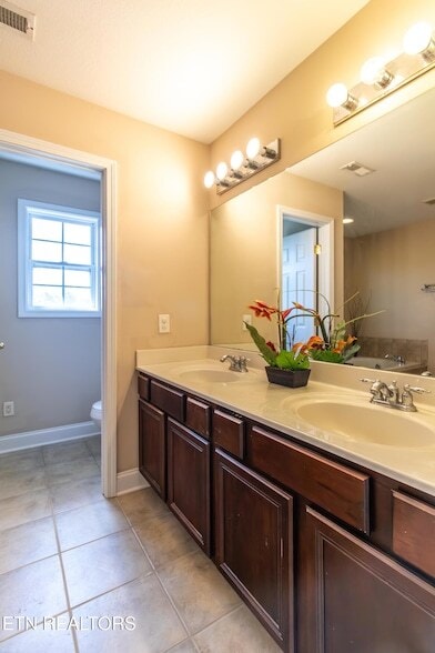 Building Photo - 8334 Bay Gardens Ln