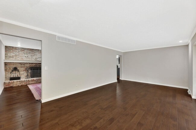 Building Photo - Charming Ranch in Rockwood!