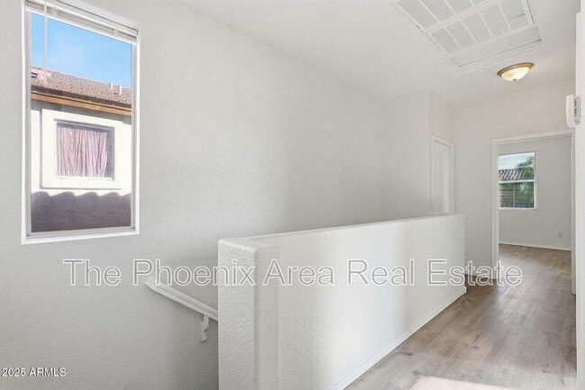 Building Photo - 4188 S Mariposa Dr