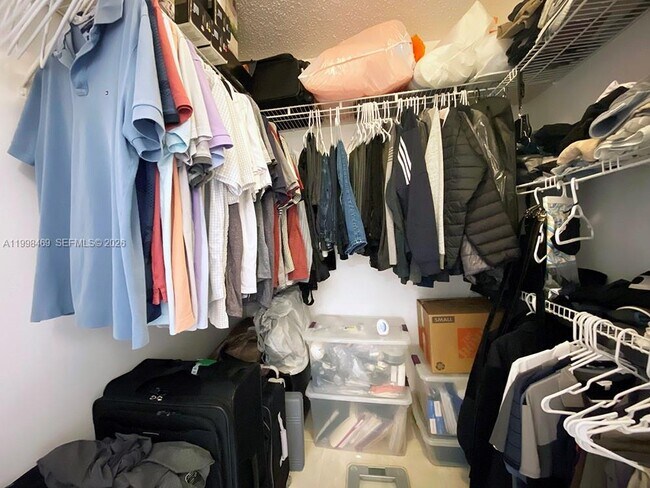 Building Photo - 290 174th St St