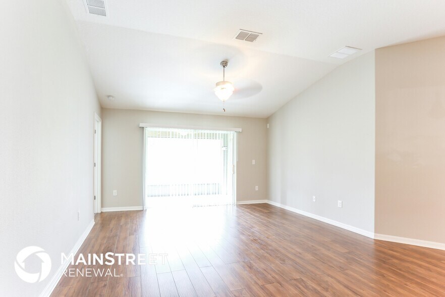 Building Photo - 8020 Cherry Branch Dr