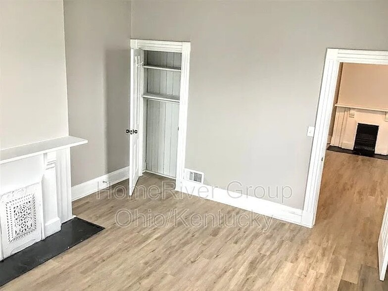 Building Photo - 122 Ash St