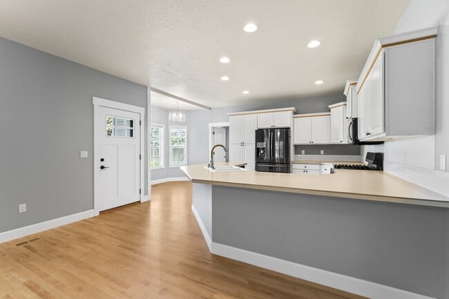 Building Photo - 15081 Widgeon Ave
