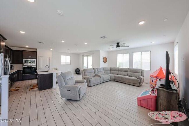 Building Photo - 3361 S 179th Dr