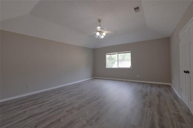 Building Photo - 15918 Pinyon Creek Dr