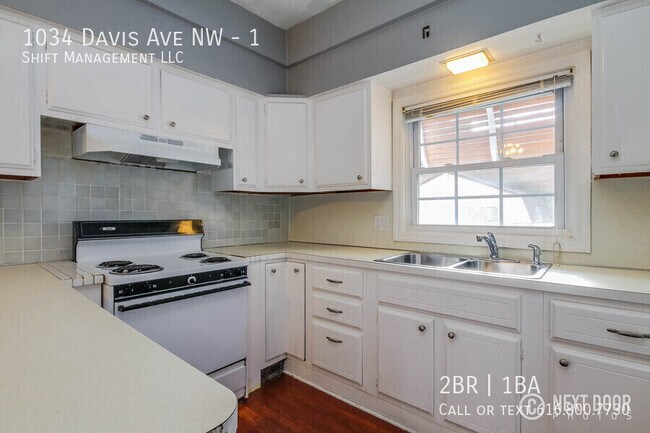 Building Photo - 1034 Davis Ave NW