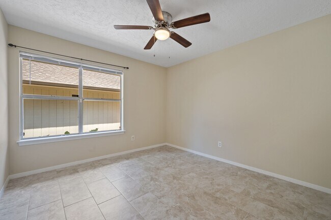 Building Photo - 3330 Beech Point Dr
