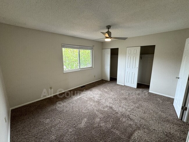Building Photo - 1138 Delaware Dr