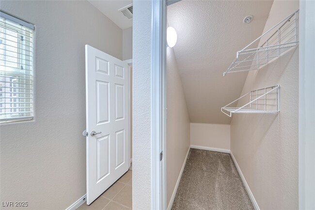 Building Photo - 708 Point Bluff St