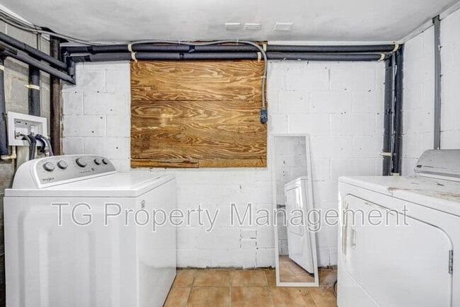 Building Photo - 6855 Hafford Ln
