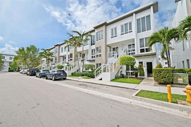 Building Photo - 10305 NW 63rd Terrace