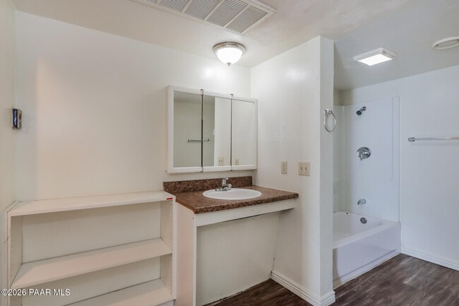 Building Photo - 770 N Dodge Blvd