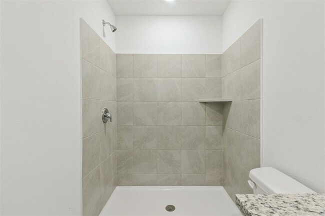 Building Photo - 14910 Parkway Center Ave