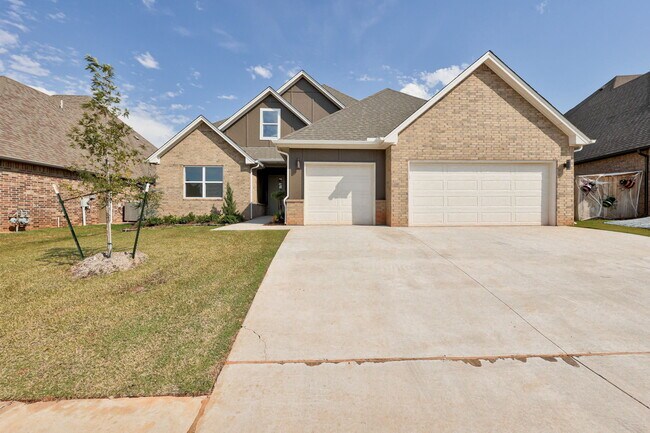 Building Photo - 14720 Avignon Ln