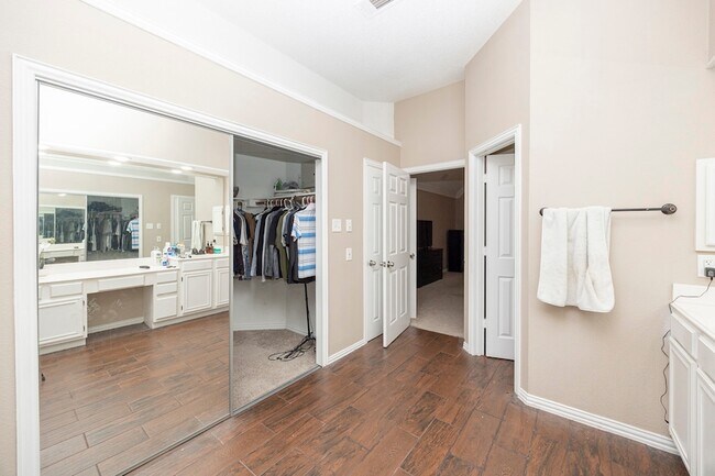 Building Photo - 2106 Hunter Pl Ln