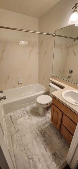 Building Photo - 5486 Venetia St