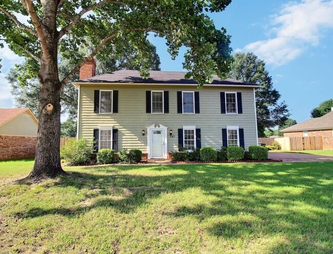Primary Photo - 383 E Valleywood Dr