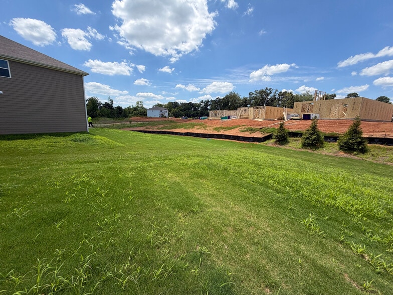 Building Photo - Room in Single Family Home on Switchgrass Ct