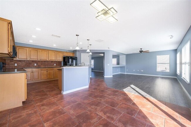 Building Photo - 337 Alfani St