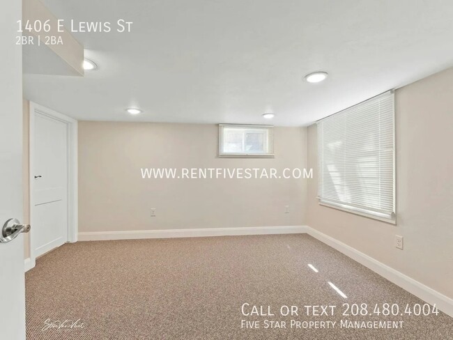 Building Photo - 1406 E Lewis St