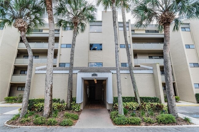 Building Photo - 13618 Greenfield Dr