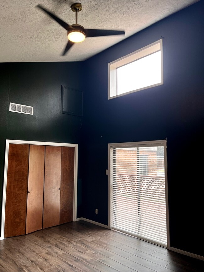 Building Photo - 2600 Arbor Dr