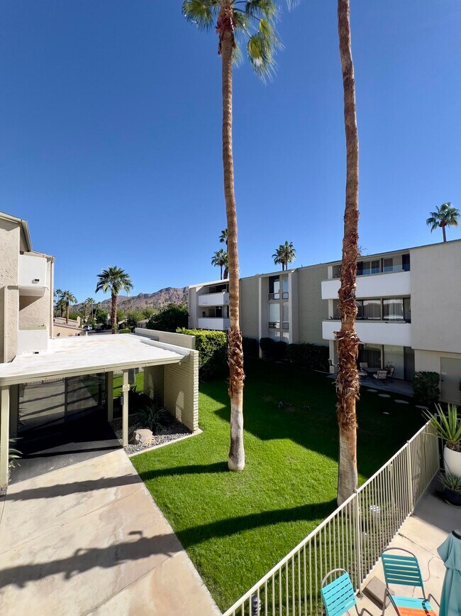 Building Photo - 251 E La Verne Way