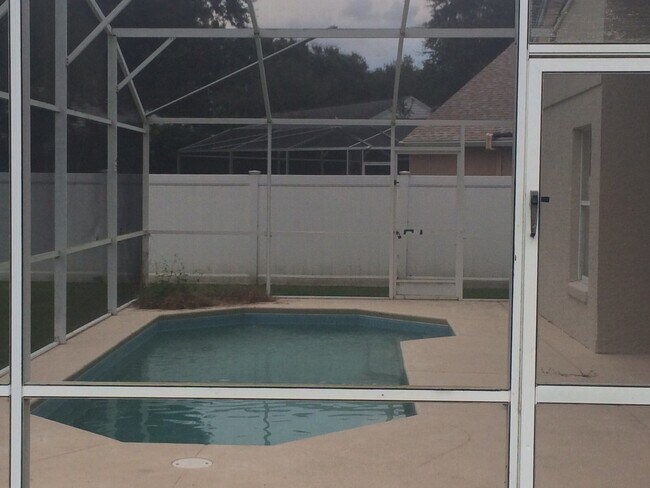 Building Photo - Spacious 4 Bed Pool Home!!!