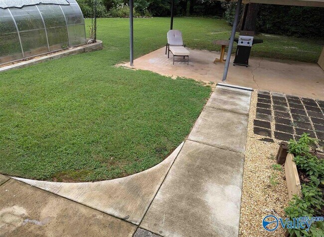 Building Photo - 2222 Matthews St SE