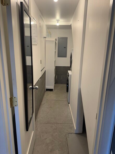 Building Photo - 342 S Mount Vernon Ave