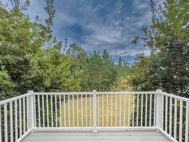 Building Photo - Beautiful 3 story townhome in St Johns Town center area