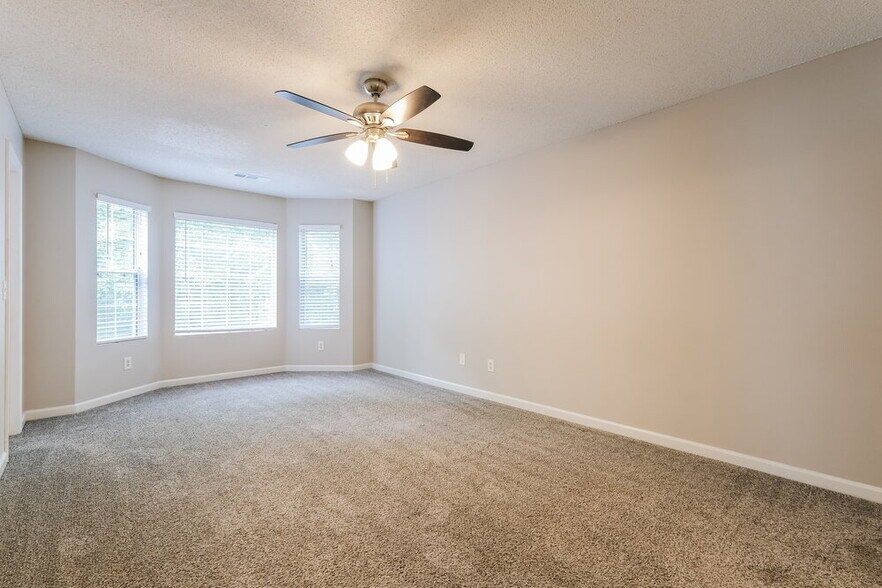 Building Photo - 6001 Colt Ridge Trail SE