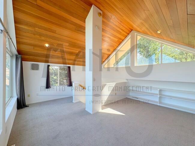 Building Photo - Unique Jon Sayler Designed Townhome