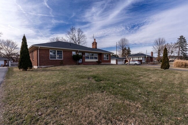 Building Photo - 3706 Chevy Chase Rd