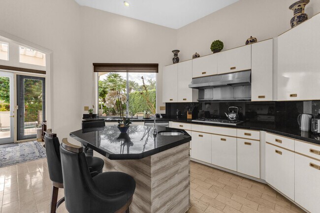 Building Photo - 75273 Spyglass Dr