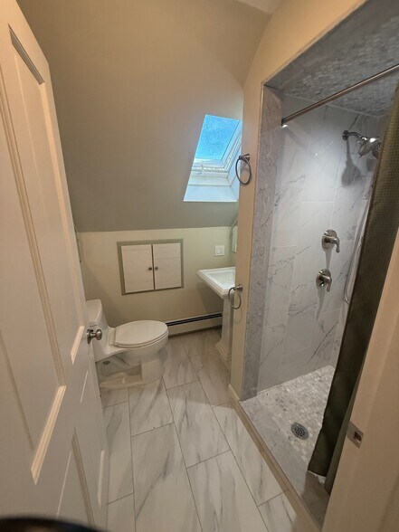 Building Photo - 48 Shannon St