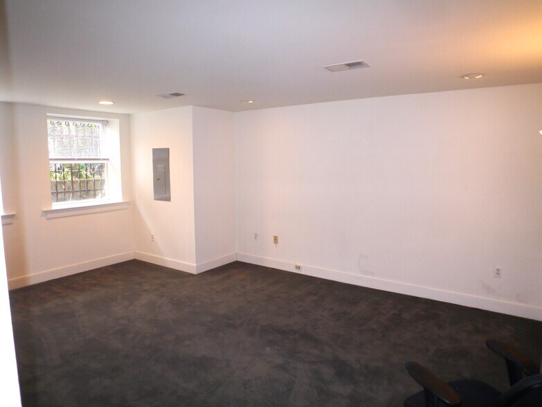 BR - 1743 18th St NW