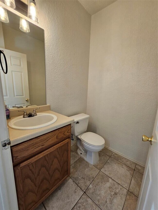 Building Photo - 304 Windridge Village Cove