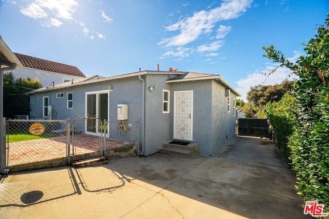 Building Photo - 1918 Prosser Ave