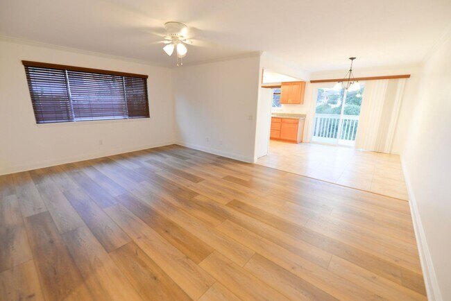 Building Photo - 251 Avenida Madrid