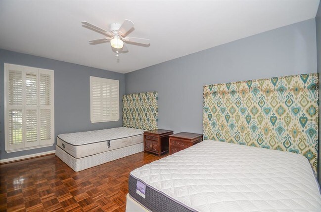 Building Photo - 8606 Oakford Dr