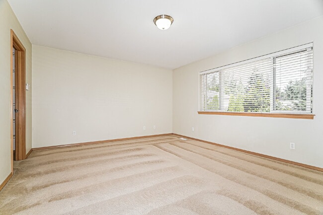 Building Photo - **Beautiful 4 Bedroom Home in Prime Bothell Location!** Available NOW for RENT