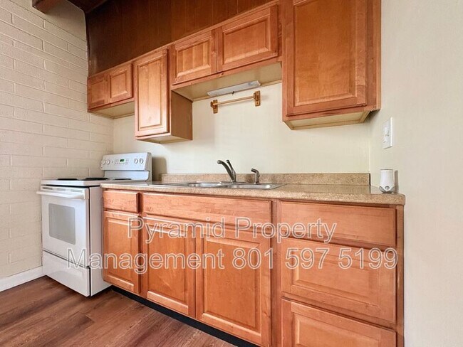 Building Photo - 353 S 1100 E