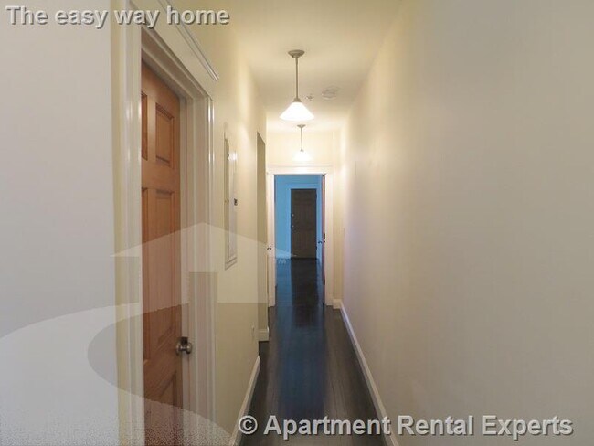 Building Photo - 6 Giles Park