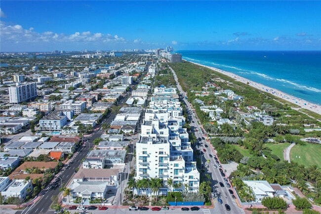 Building Photo - 7600 Collins Ave